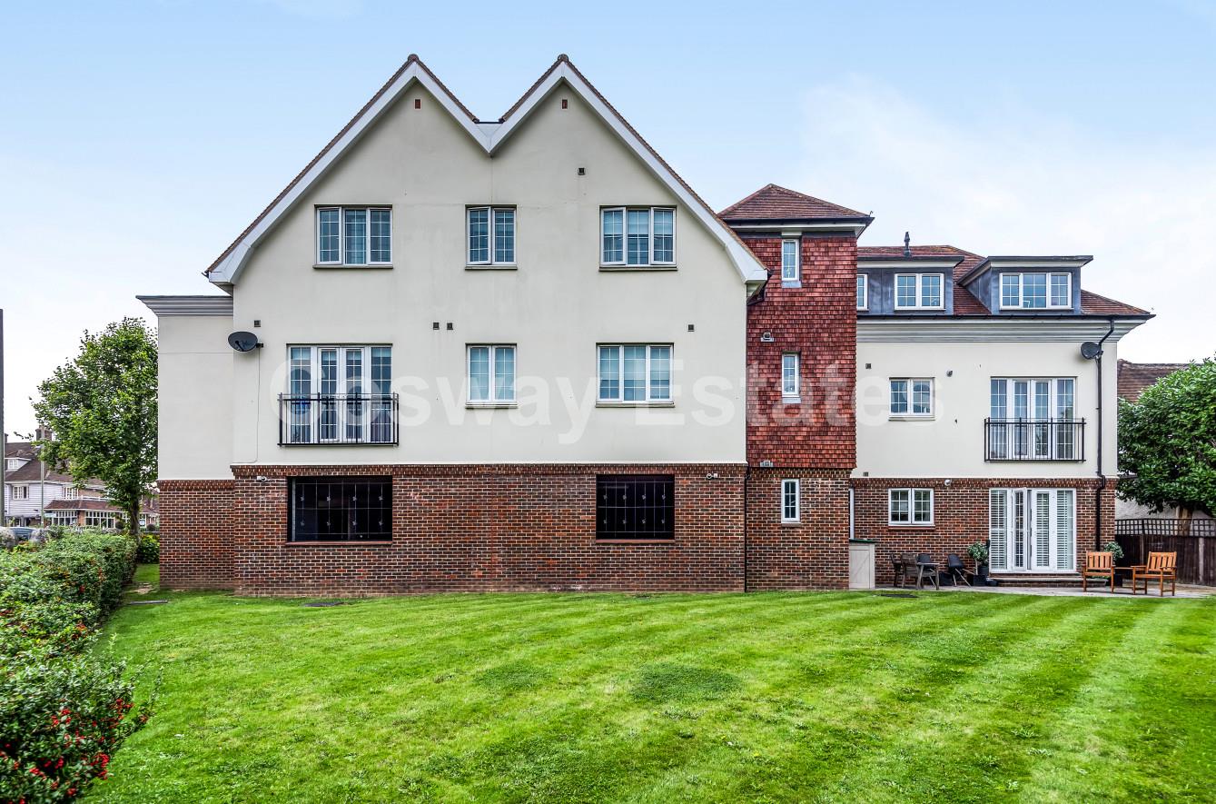 Sunbury Gardens, Mill Hill